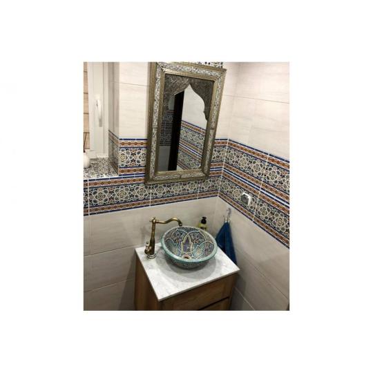 vzorovany farebny marocky umyvadlo vzorovany klasicky kupelna rucne malovany ludovy lameridiana interierovy dizajn ludovy vidiecky sedliacky dom hotel zapustitelny zeleny modry klasicky budapest.jpg